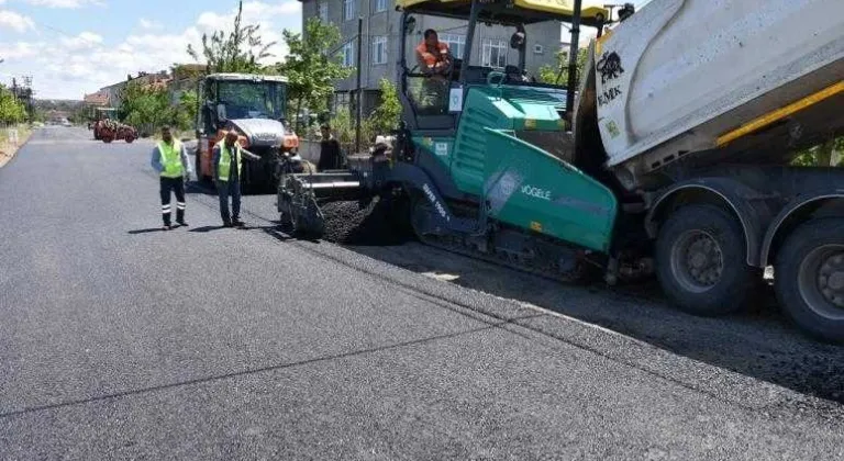 MURATLI VE ERGENE'DE ASFALT VE SSB BETON YOL YAPIM ÇALIŞMALARI DEVAM EDİYOR