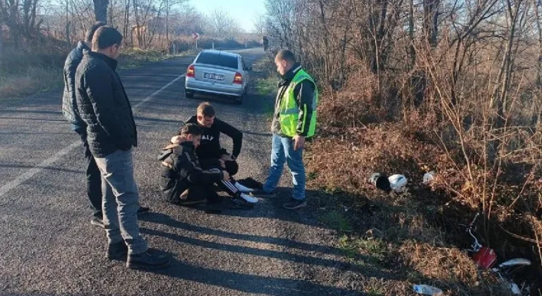 Muratlı'da Motosiklet Kazası: İki Kardeş Yaralandı