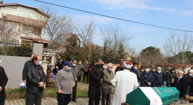 NACİ AKAY HOCAMIZ DUALAR İÇİNDE SON YOLCULUĞUNA UĞURLANDI