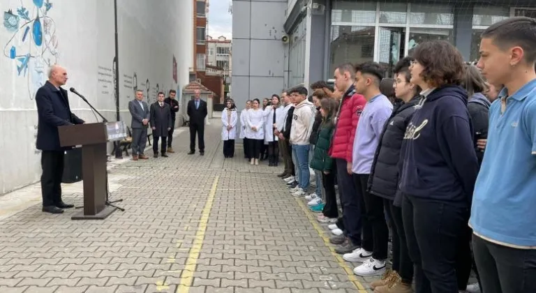 Öğrencilerden  Deprem Bölgesine Yardım