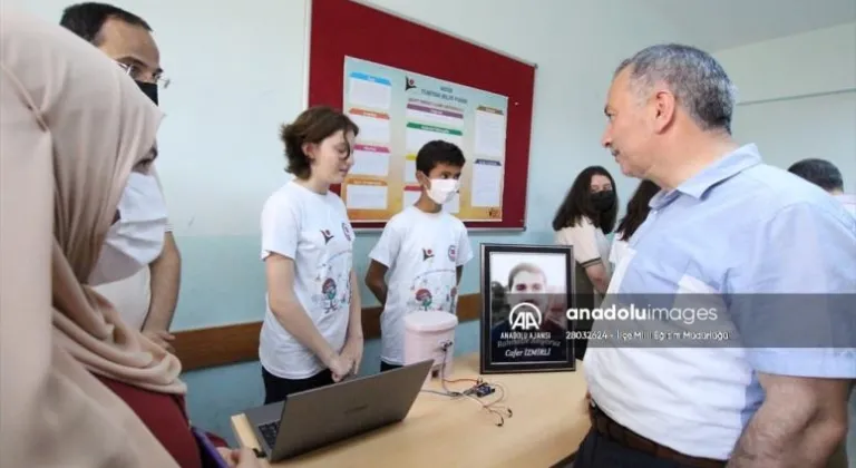 Otobüs kazasında yaşamını yitiren öğretmenin projesini öğrencileri tamamladı