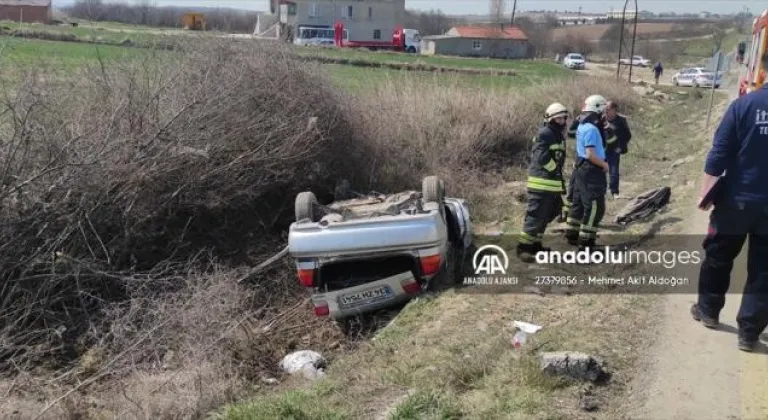 Otomobilin şarampole devrilmesi sonucu 4 kişi yaralandı