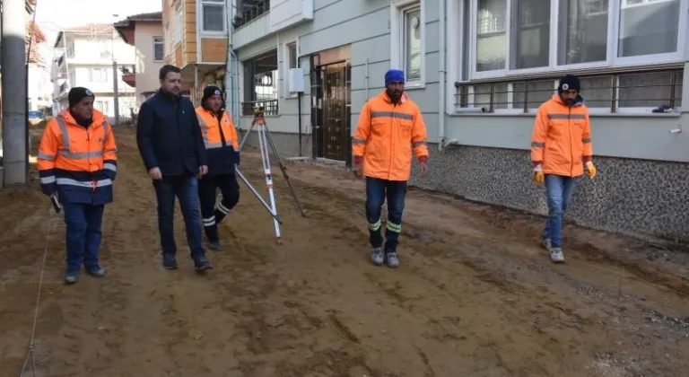 PARKE TAŞ YOL ÇALIŞMALARI GÜNBEGÜN ARTARAK DEVAM EDİYOR