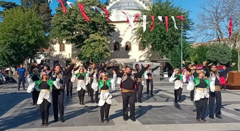 Paşa Halk Dansları Şile Bezi Festivalinde sahne aldı