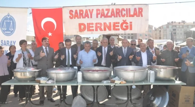 Pazarcılar Derneğinden Aşure İkramı