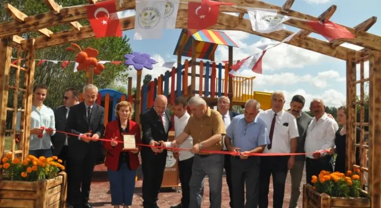 Refiye Kıratlıoğlu Çocuk Parkı Açıldı