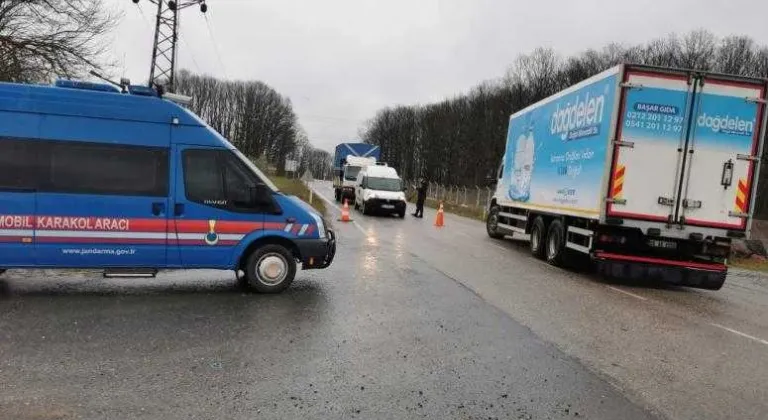 SARAY İLÇESİNDE GİRİŞ VE ÇIKIŞLAR SIKI KONTROL ALTINA ALINDI.