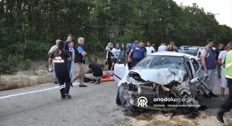 Saray'da iki otomobil çarpıştı 1 kişi öldü, 5 kişi yaralandı