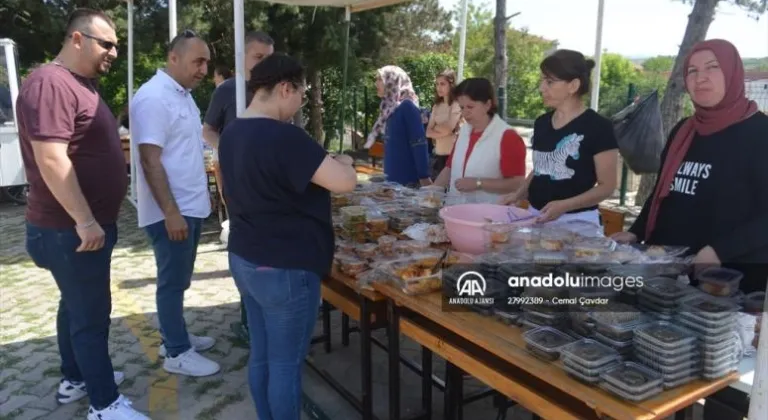 Saray'da zeka oyunları sınıfı açılmasına destek için kermes düzenlendi