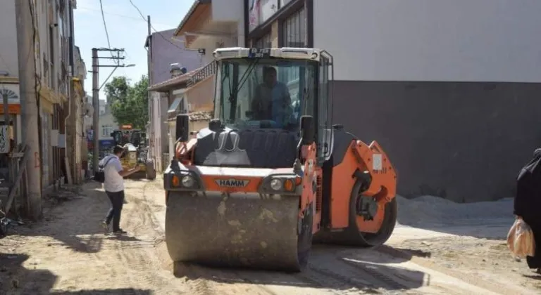 ŞARKÖY BELEDİYESİ KİLİT PARKE TAŞ ÇALIŞMALARINA ARA VERMİYOR