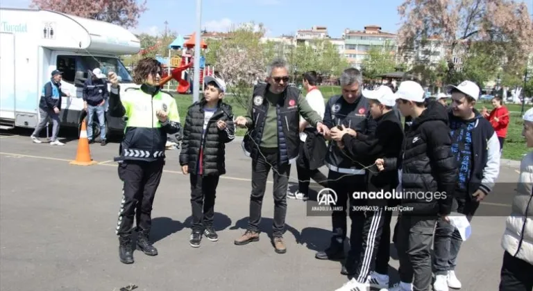 Tekirdağ Emniyet Müdürlüğü depremzede çocuklar için uçurtma şenliği yapıldı