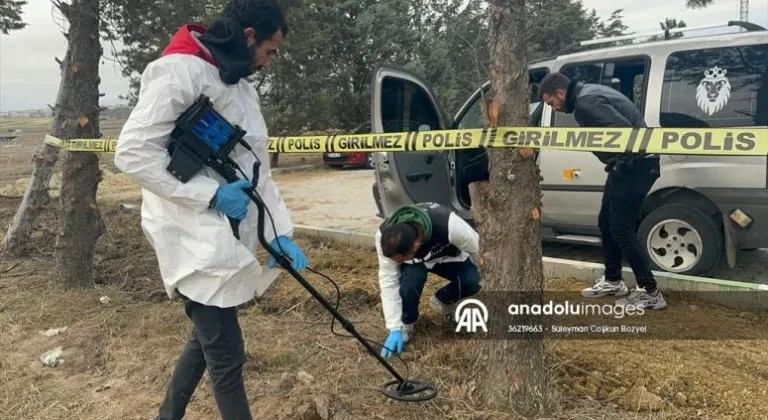 Tekirdağ'da 2 kişi mezarlıkta park halindeki araçta ölü bulundu