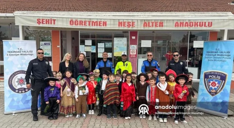 Tekirdağ'da anaokulu öğrencilerine trafik eğitimi verildi