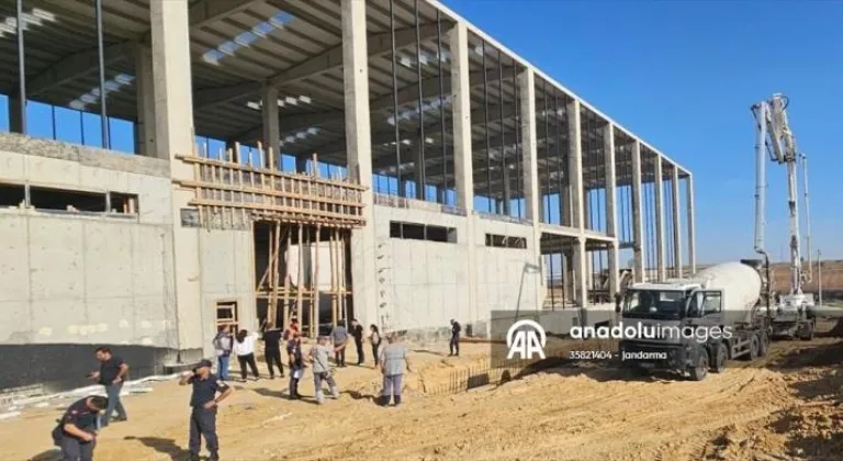 Tekirdağ'da ara katı çöken fabrika inşaatında 1 işçi öldü, 3 işçi yaralandı