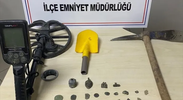 Tekirdağ'da bir otomobilde 44 sikke ele geçirildi