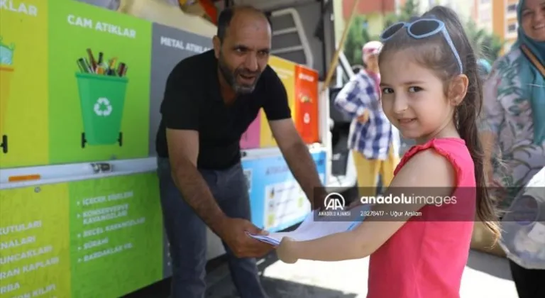 Tekirdağ'da geri dönüşüm için toplanan atık kağıtlar vatandaşa kazanç oluyor