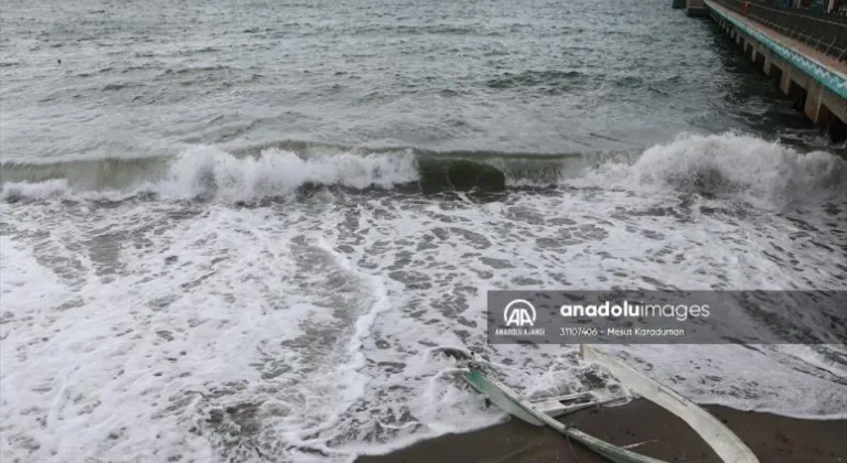 Tekirdağ'da poyraz deniz ulaşımını olumsuz etkiliyor