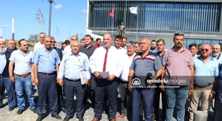 Tekirdağ'da servisçiler, Ulaşım Koordinasyon Merkezi'ni protesto etti