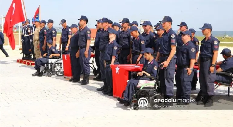 Tekirdağ'da temsili askerlik uygulaması kapsamında 16 engelli genç üniforma giyip yemin etti.