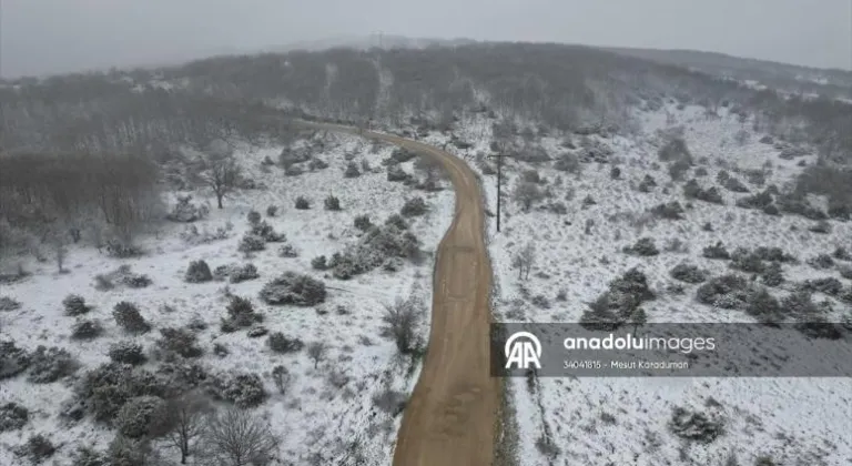 Tekirdağ'ın yüksek kesimlerinde kar yağışı etkili oluyor