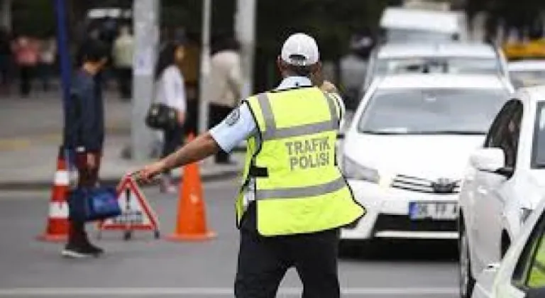 Trafikte Kurallara Uymayanlara Zamlı Cezalar