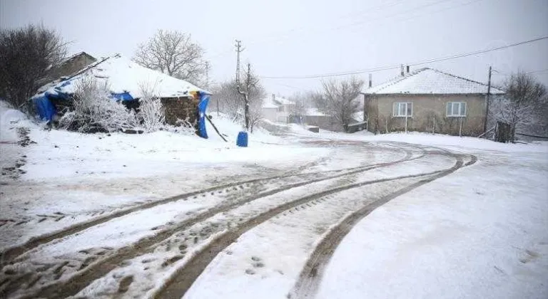 TRAKYA'DA NİSANDA KAR YAĞDI