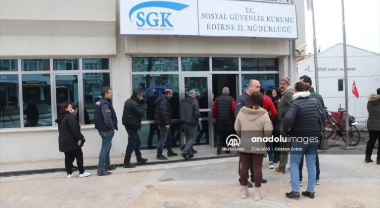 Trakya'daki SGK il müdürlüklerinde EYT yoğunluğu