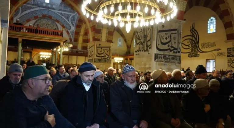 Trakya'daki tarihi camilerde depremzedeler için Mevlid-i Şerif okundu