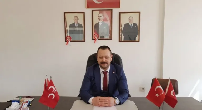 Türk Gençliği Cumhuriyeti Mutlu Yarınlara Taşıyacaktır