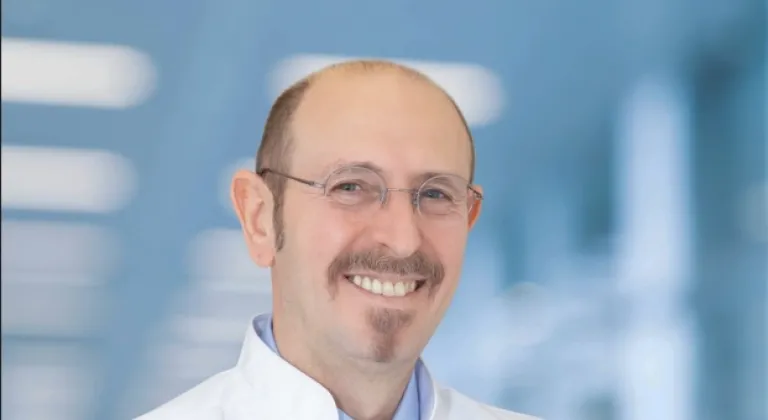 Uzm. Dr. Yaşar PALA kurduğu ve yönettiği Dental Sedasyon Team ile İrmetHospital’da