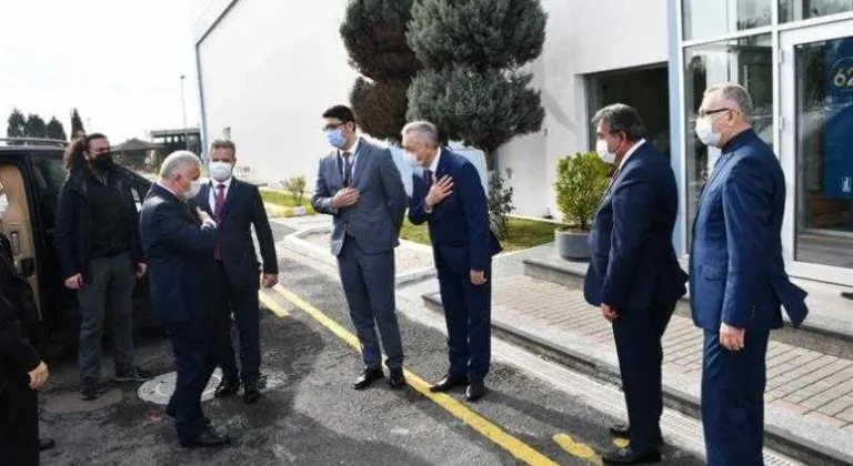 Vali Yıldırım Saray Aliminyum’u, Deva İlaç Fabrikası’nı ve Henateks Tekstil Fabrikası’nı Ziyaret Etti