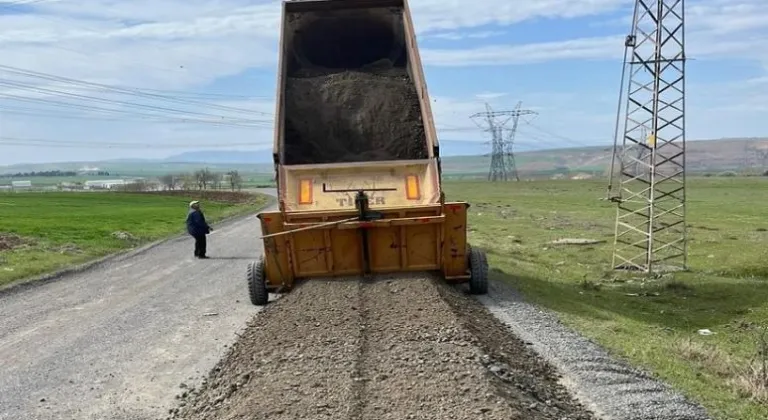 YAĞCI MAHALLESİ, HAYRABOLU, MALKARA BAĞLANTISINDA BETON YOL İÇİN HAZIRLIK ÇALIŞMALARI BAŞLADI