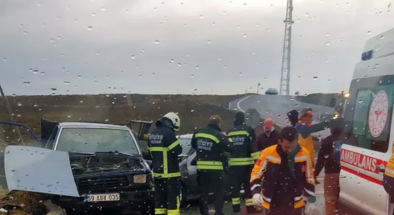 Yeni Kavşakta Trafik Kazası: 2 Yaralı