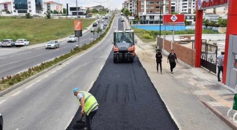 YOL YAPIM ÇALIŞMALARI ARALIKSIZ DEVAM EDİYOR